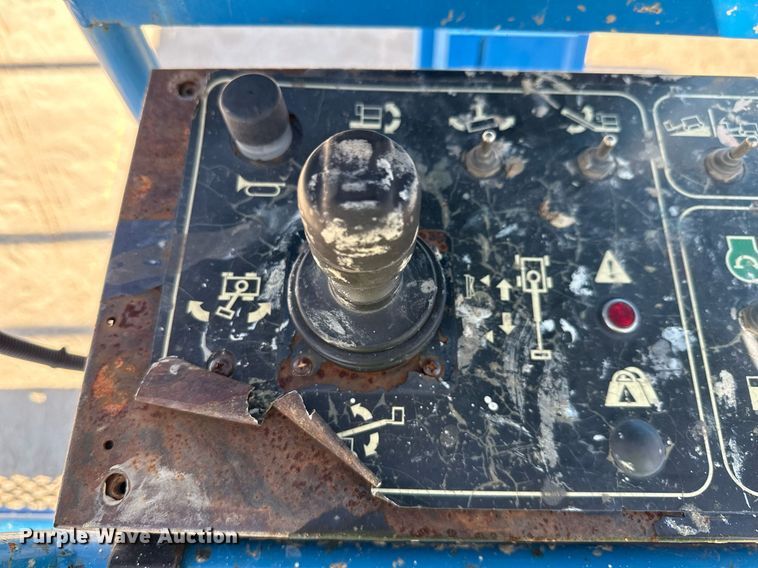 image for item DX5673 2013 Genie S-85 boom lift