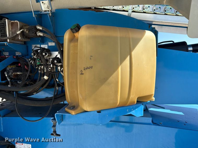 image for item DX5673 2013 Genie S-85 boom lift