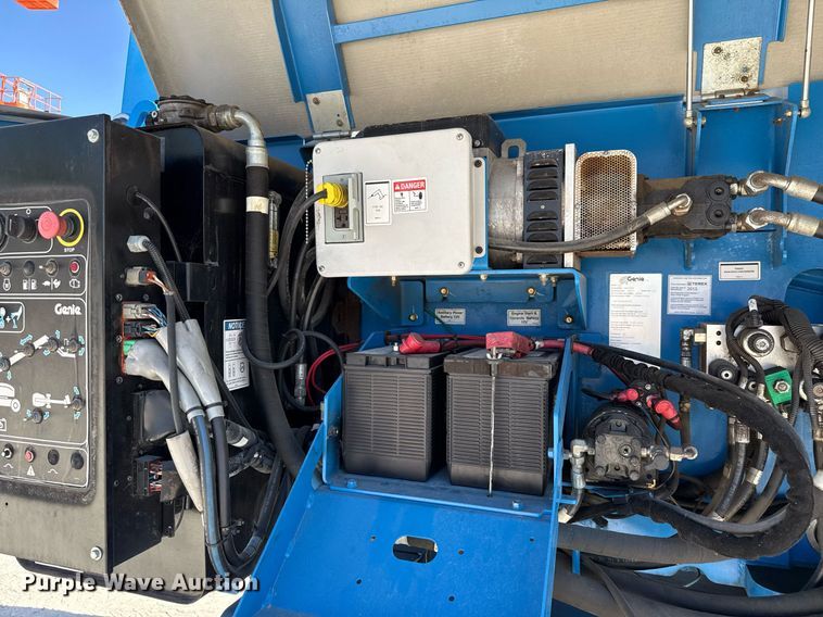 image for item DX5673 2013 Genie S-85 boom lift