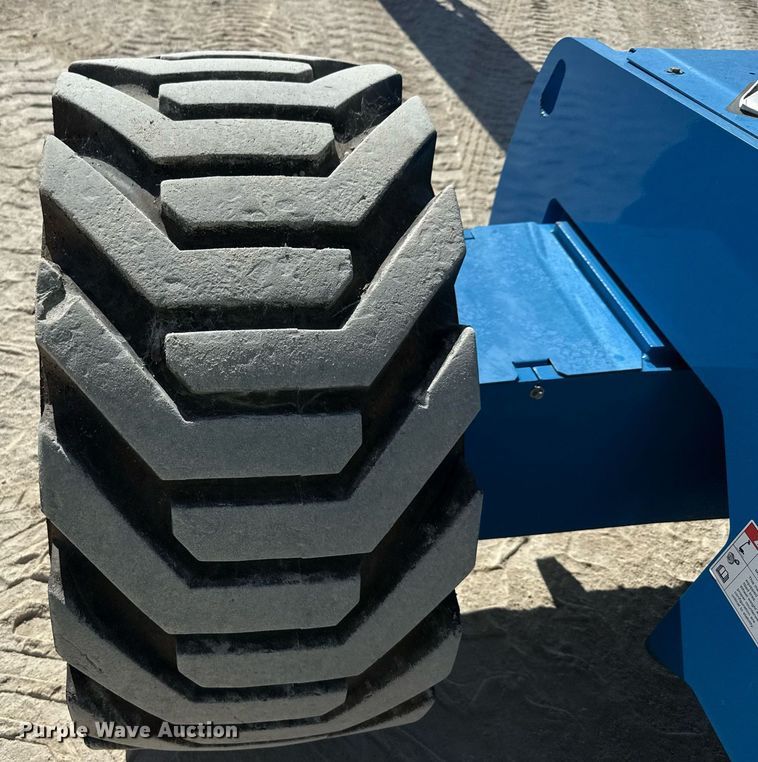 image for item DX5673 2013 Genie S-85 boom lift