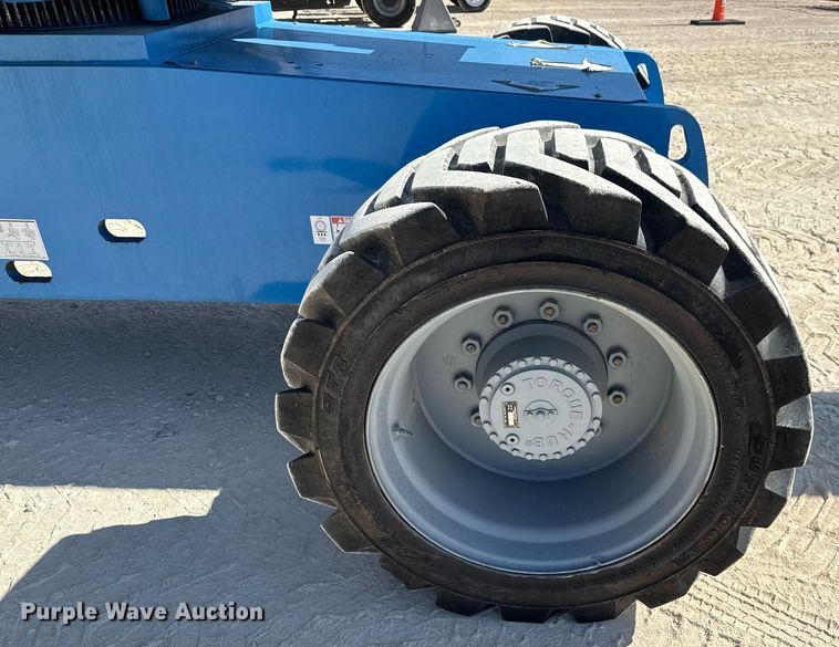 image for item DX5673 2013 Genie S-85 boom lift