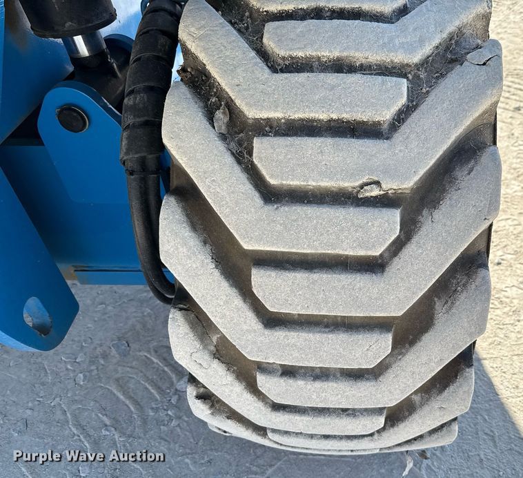 image for item DX5673 2013 Genie S-85 boom lift