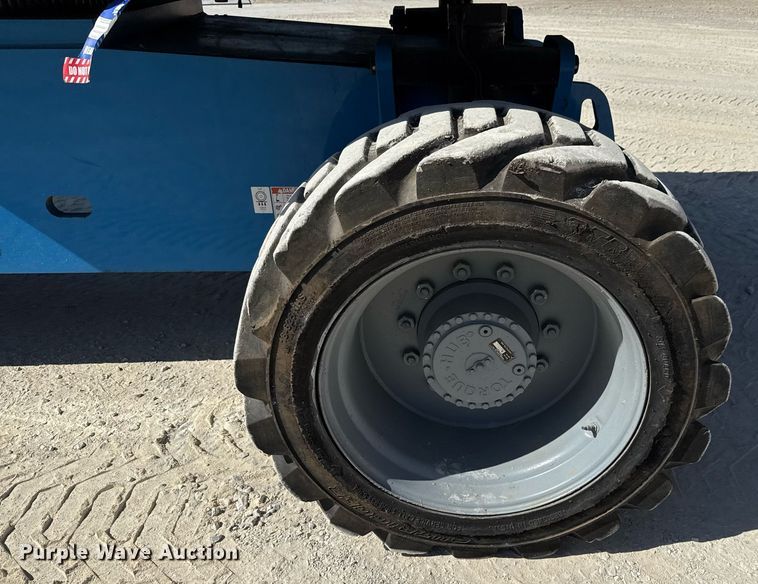 image for item DX5673 2013 Genie S-85 boom lift