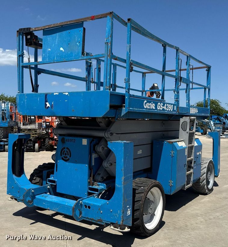 2013 Genie GS-4390