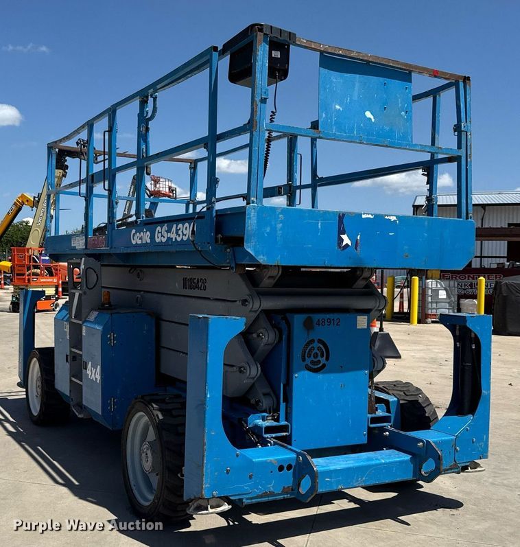 image for item DX5674 2013 Genie GS-4390 scissor lift