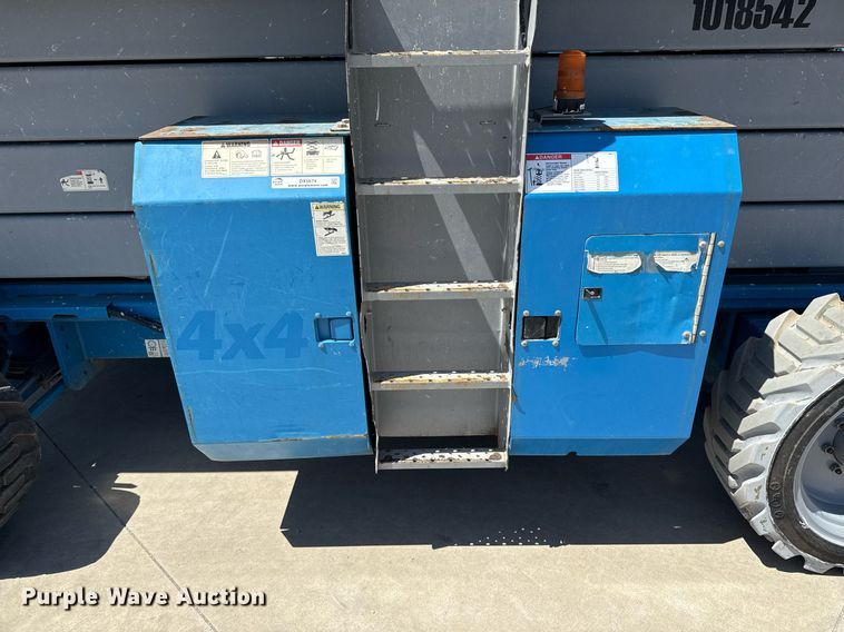 image for item DX5674 2013 Genie GS-4390 scissor lift