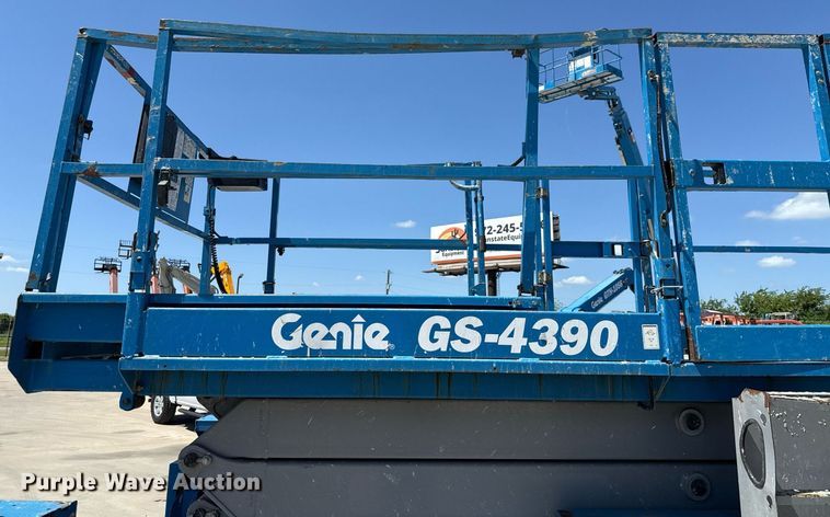 image for item DX5674 2013 Genie GS-4390 scissor lift