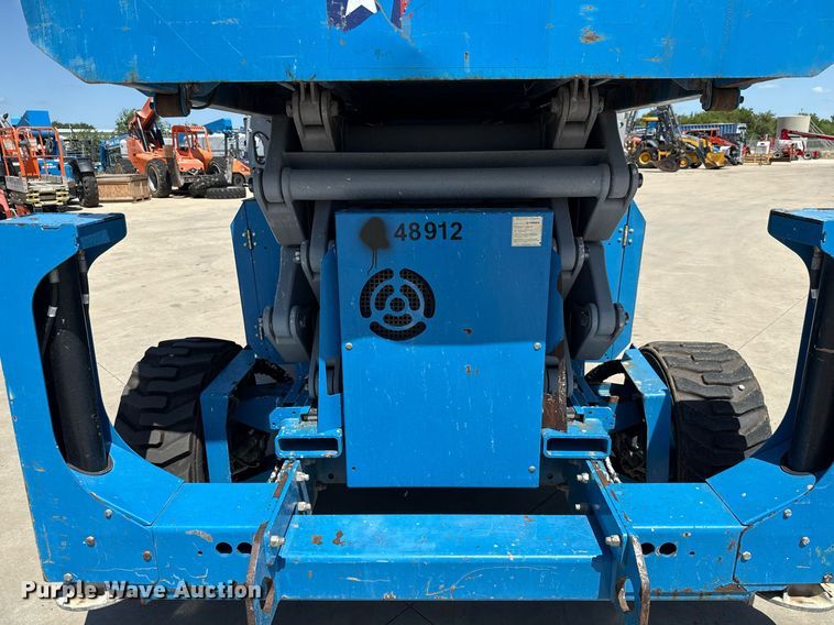 image for item DX5674 2013 Genie GS-4390 scissor lift