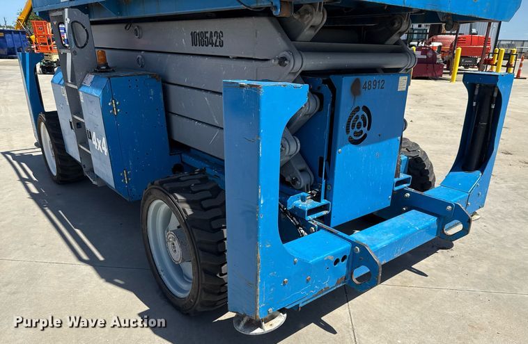image for item DX5674 2013 Genie GS-4390 scissor lift