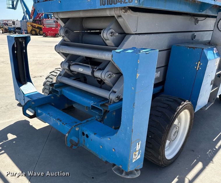 image for item DX5674 2013 Genie GS-4390 scissor lift