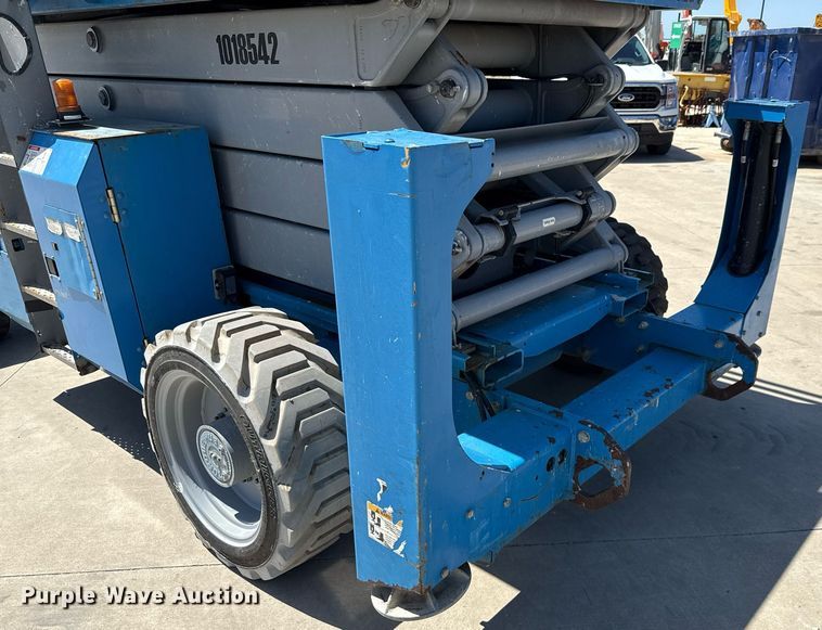 image for item DX5674 2013 Genie GS-4390 scissor lift