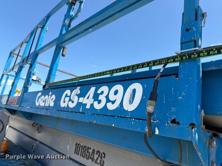 image for item DX5674 2013 Genie GS-4390 scissor lift