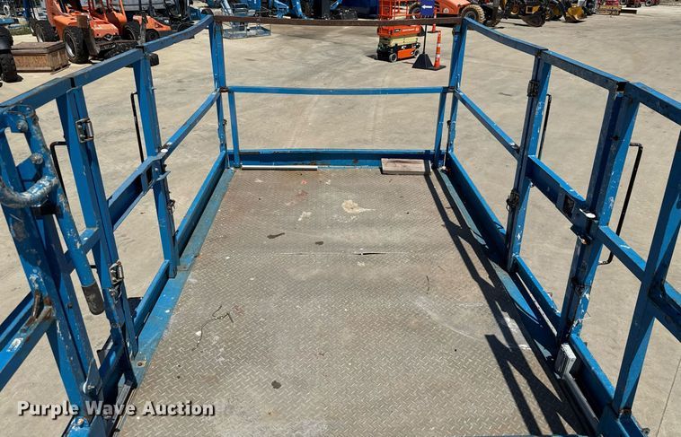 image for item DX5674 2013 Genie GS-4390 scissor lift