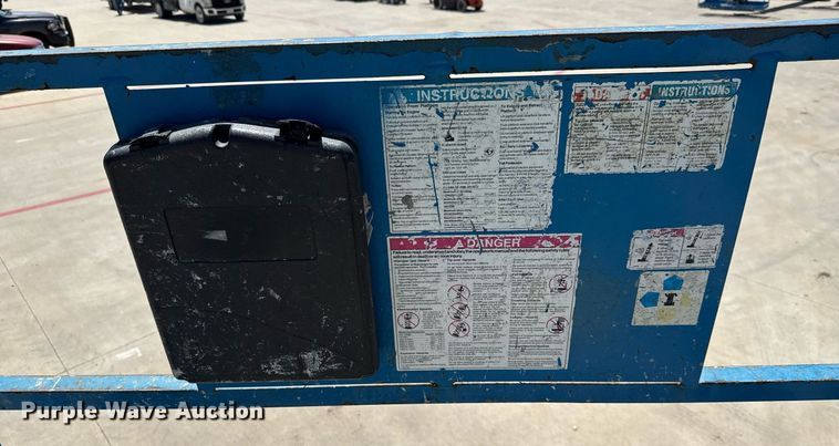 image for item DX5674 2013 Genie GS-4390 scissor lift