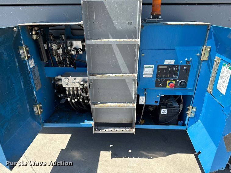 image for item DX5674 2013 Genie GS-4390 scissor lift