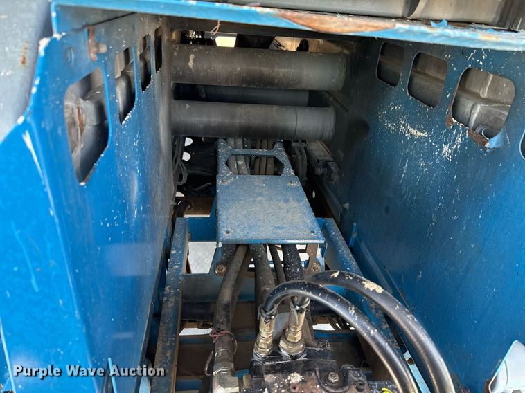 image for item DX5674 2013 Genie GS-4390 scissor lift