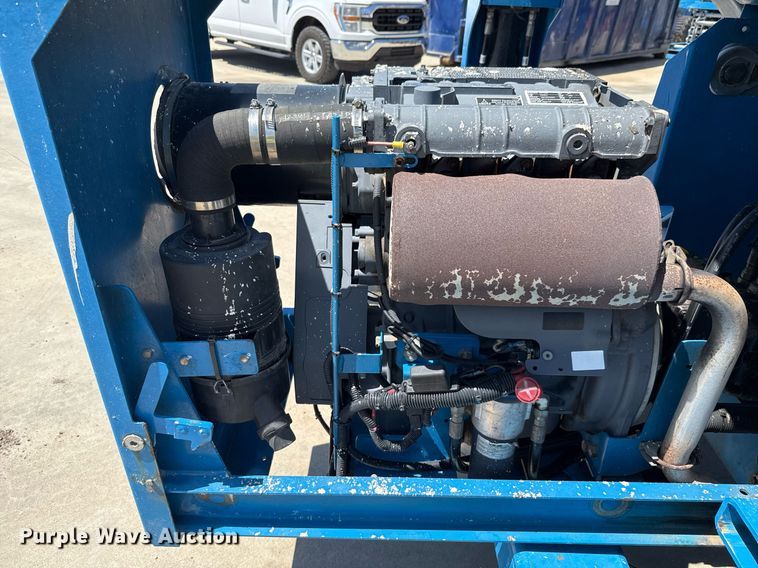 image for item DX5674 2013 Genie GS-4390 scissor lift