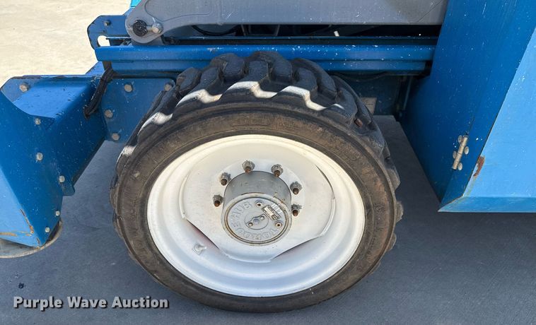 image for item DX5674 2013 Genie GS-4390 scissor lift