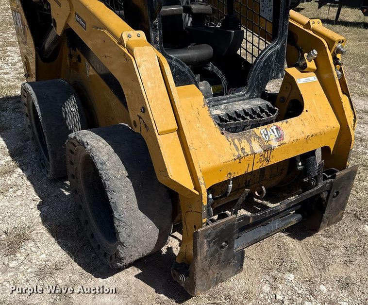image for item DX5692 2020 Caterpillar 242D3 skid steer loader