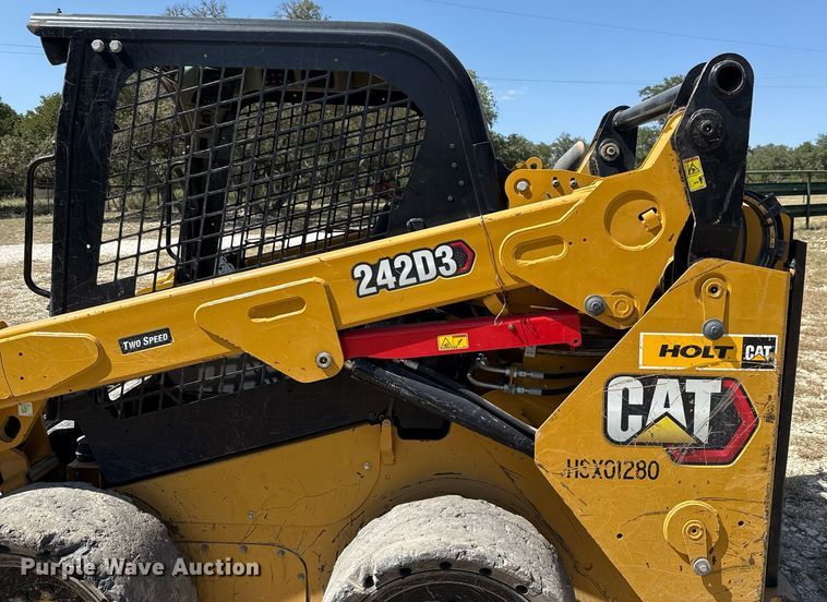 image for item DX5692 2020 Caterpillar 242D3 skid steer loader