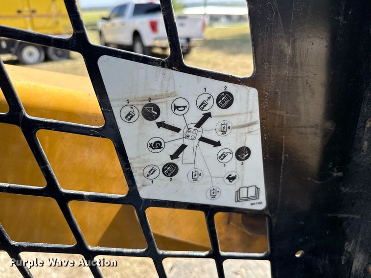 image for item DX5692 2020 Caterpillar 242D3 skid steer loader