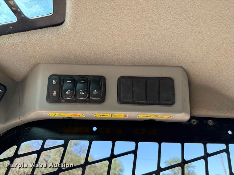 image for item DX5692 2020 Caterpillar 242D3 skid steer loader