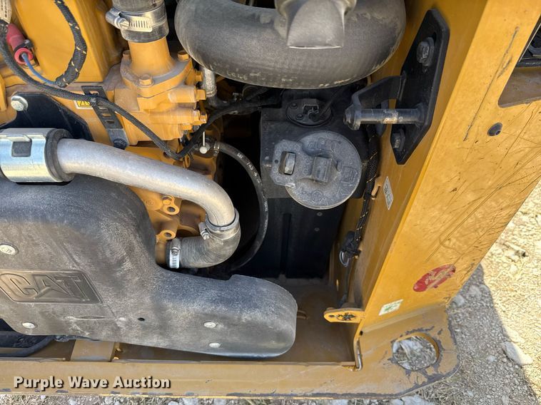 image for item DX5692 2020 Caterpillar 242D3 skid steer loader