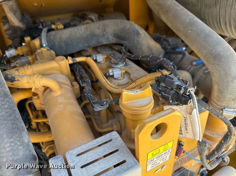 image for item DX5692 2020 Caterpillar 242D3 skid steer loader