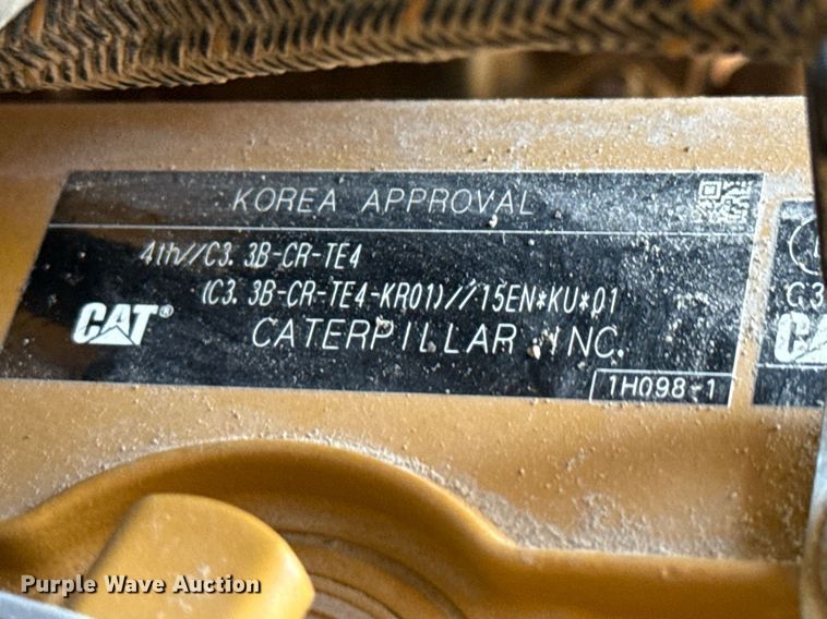 image for item DX5692 2020 Caterpillar 242D3 skid steer loader