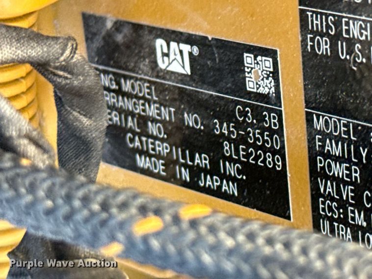 image for item DX5692 2020 Caterpillar 242D3 skid steer loader