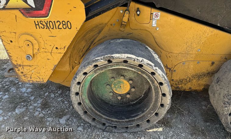 image for item DX5692 2020 Caterpillar 242D3 skid steer loader