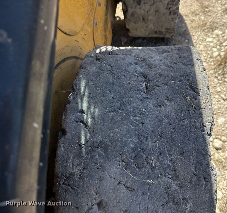 image for item DX5692 2020 Caterpillar 242D3 skid steer loader