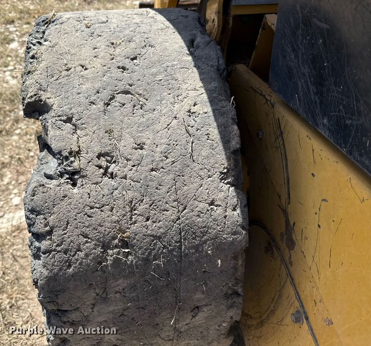 image for item DX5692 2020 Caterpillar 242D3 skid steer loader