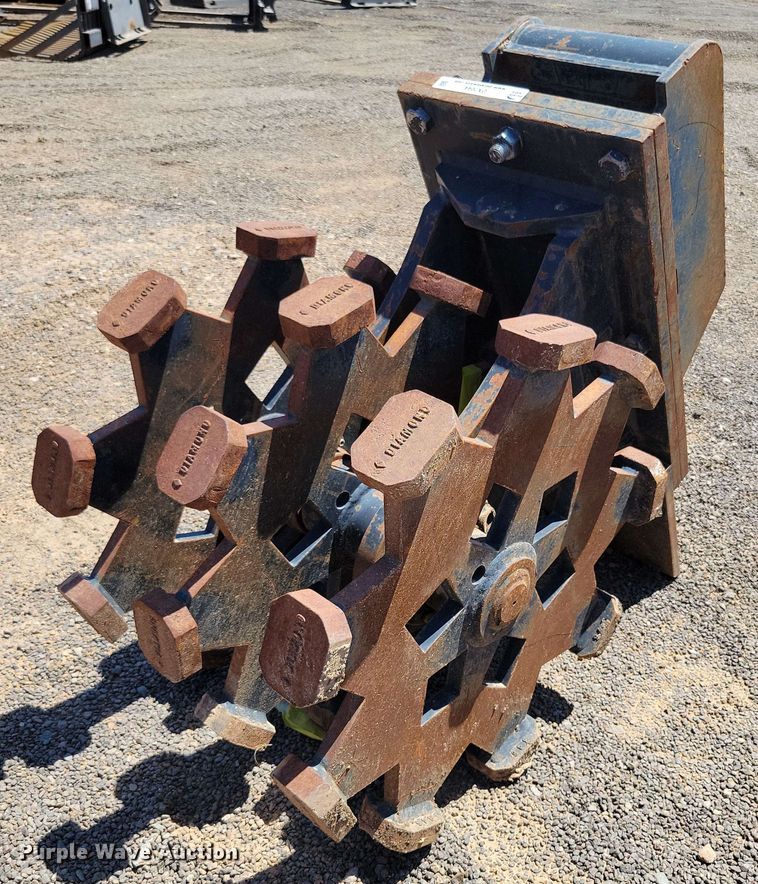 image for item DX7044 Caterpillar 28