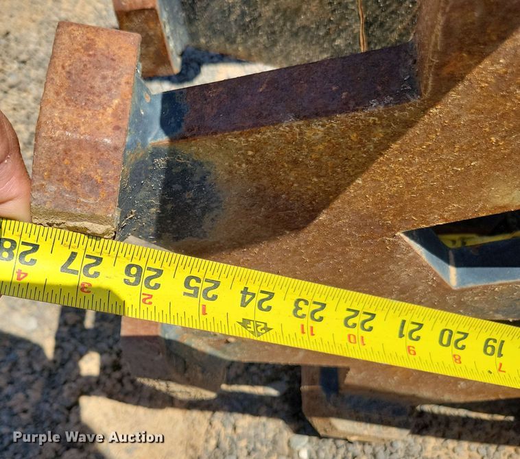 image for item DX7044 Caterpillar 28