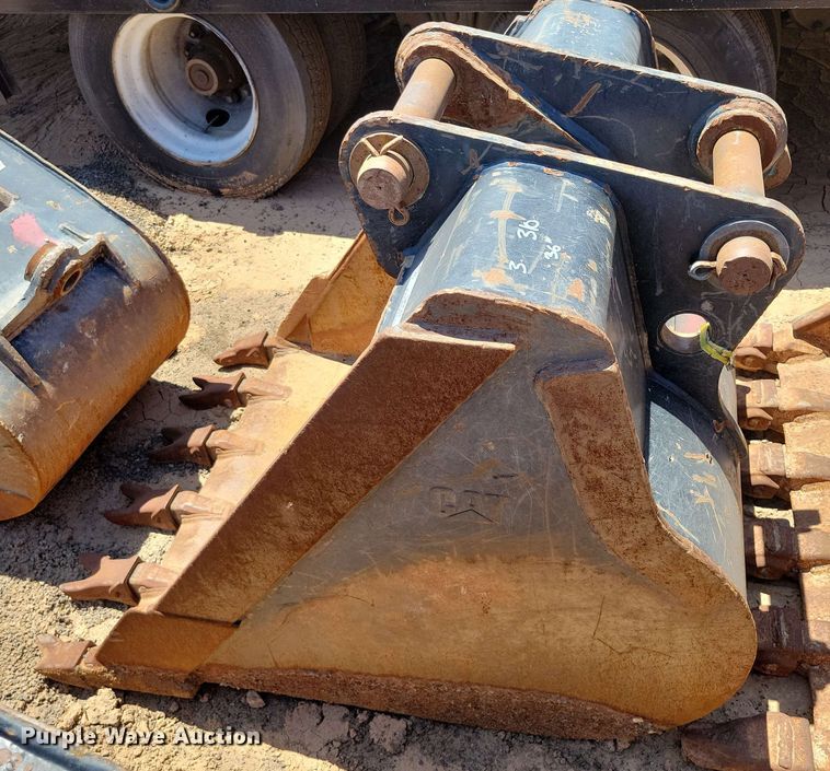 image for item DX7047 Caterpillar 36