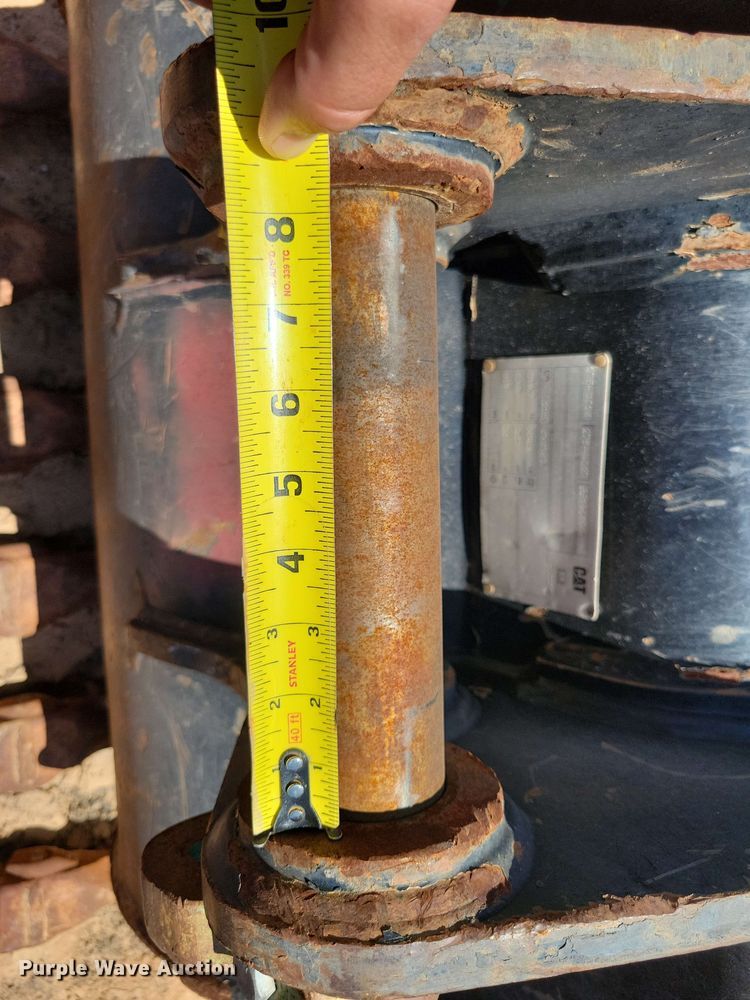 image for item DX7047 Caterpillar 36