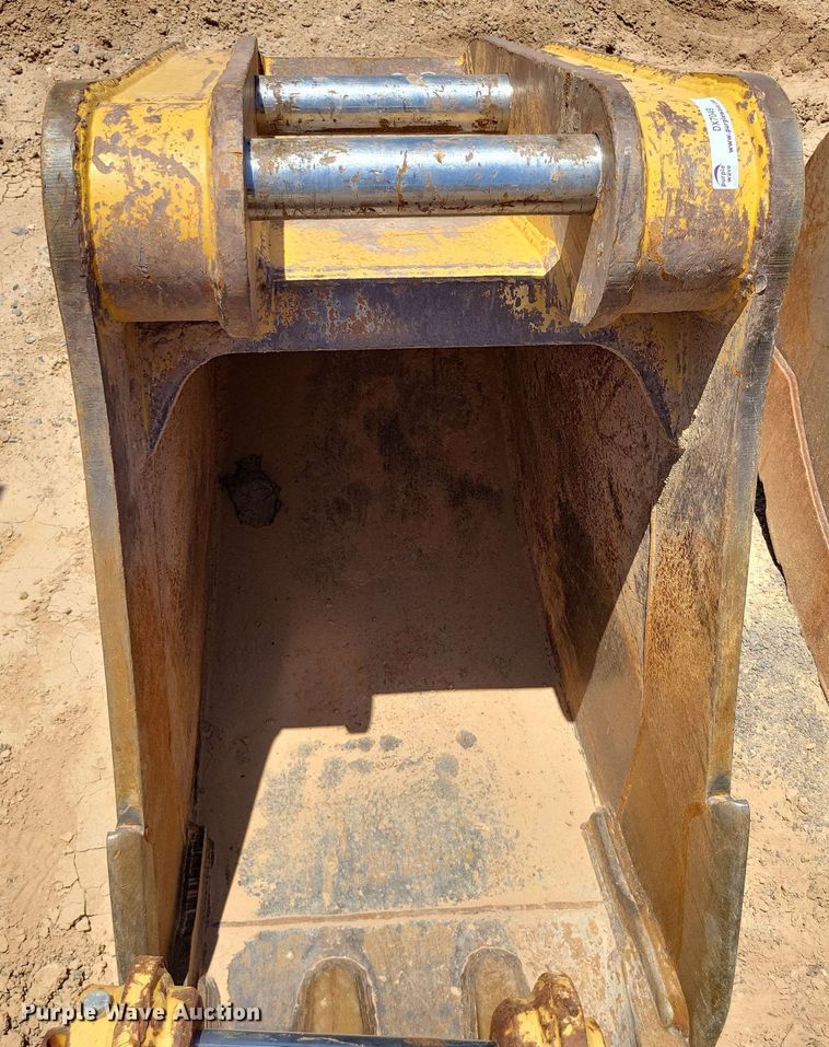 image for item DX7049 Rockland excavator bucket