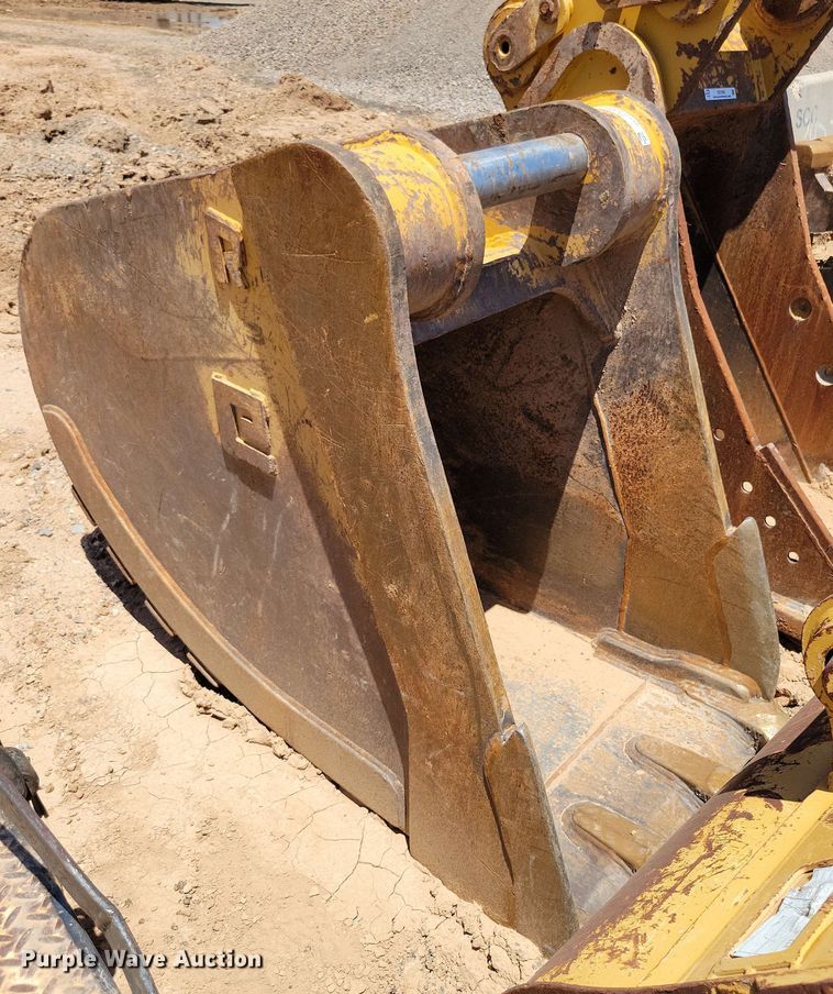 image for item DX7049 Rockland excavator bucket