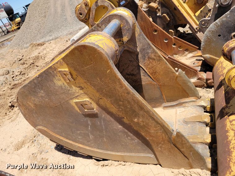 image for item DX7049 Rockland excavator bucket