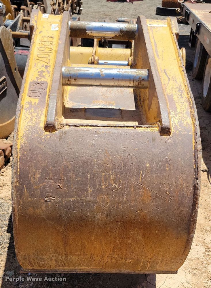 image for item DX7049 Rockland excavator bucket