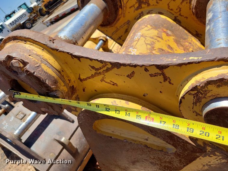 image for item DX7050 Caterpillar 30