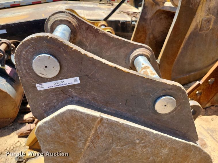 image for item DX7051 Doosan 24