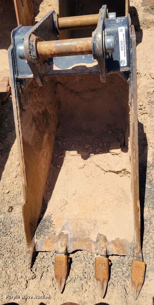 image for item DX7052 Caterpillar 24