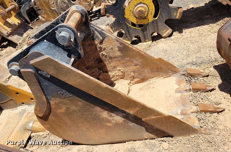 image for item DX7052 Caterpillar 24