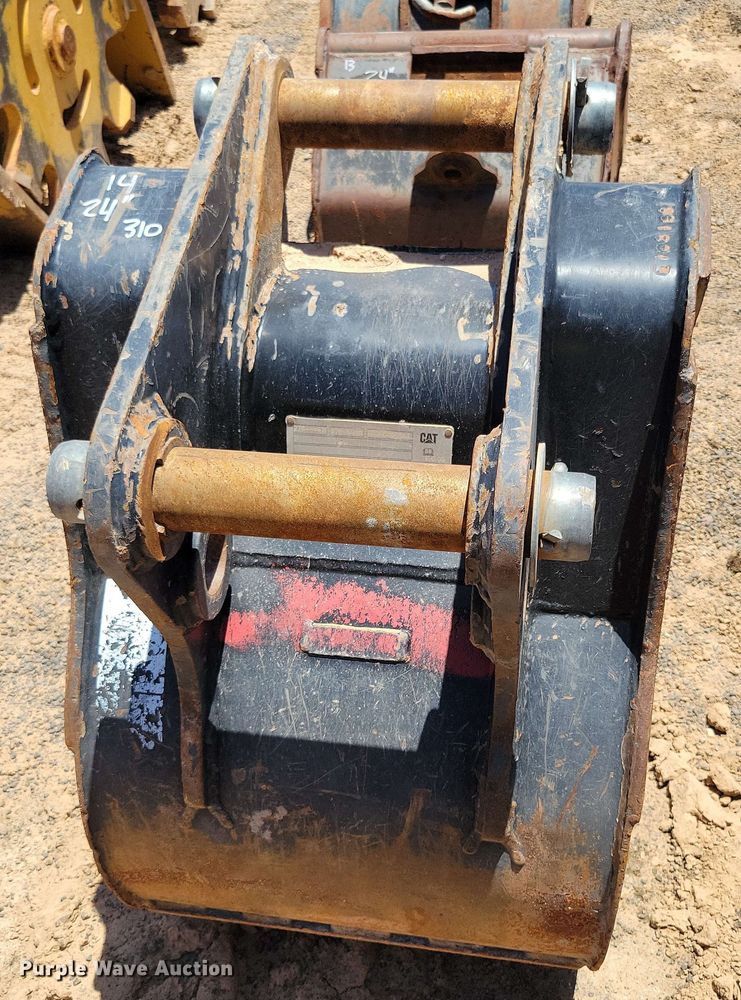 image for item DX7052 Caterpillar 24