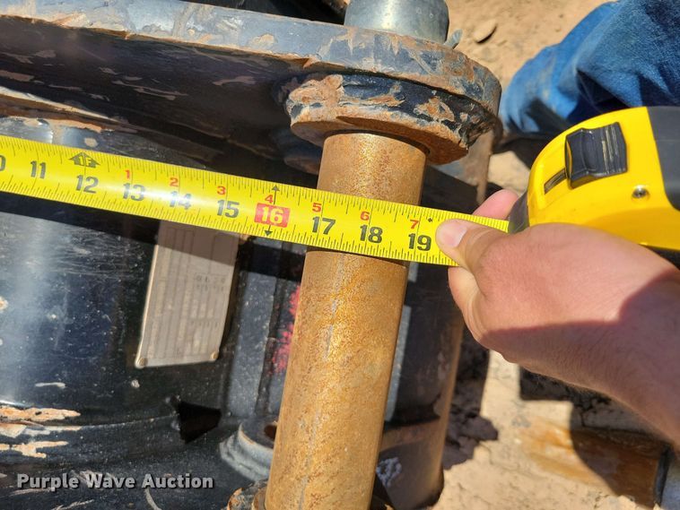 image for item DX7052 Caterpillar 24