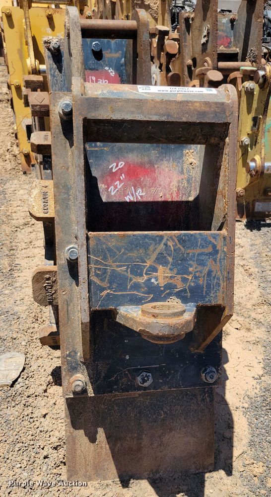 image for item DX7057 Caterpillar 22