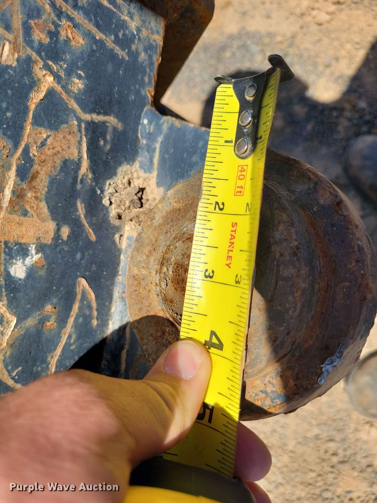 image for item DX7057 Caterpillar 22