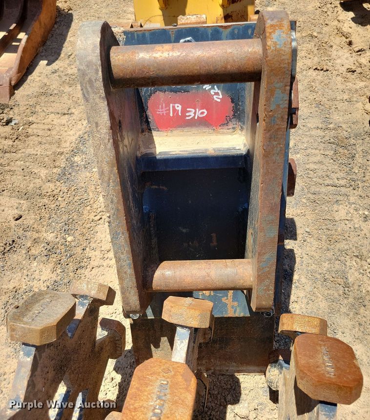 image for item DX7058 Caterpillar 22